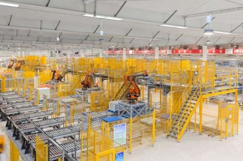 落實潘剛數(shù)字化理念,伊利數(shù)字化轉(zhuǎn)型榮登 人民日報 頭版